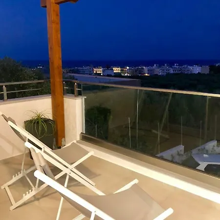 Izabela With Private Pools Apartment *