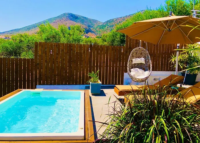 Izabela With Private Pools Apartament Hersonissos (Crete)