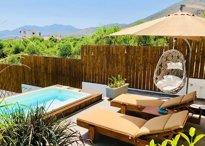 Izabela With Private Pools